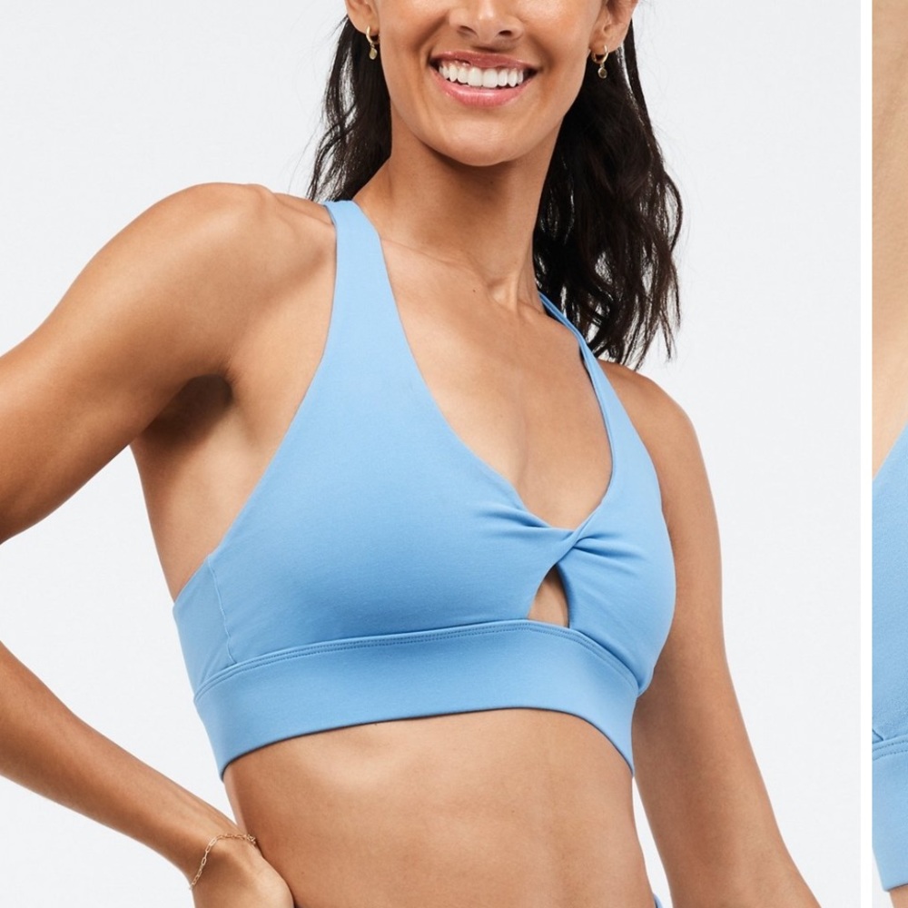 Fabletics - Oasis Twist Sports Bra